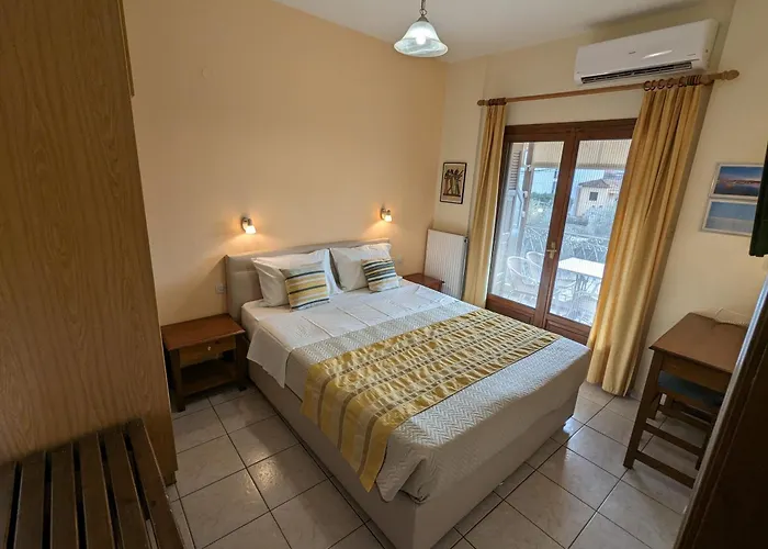 Pagaseon Rooms And Apartments